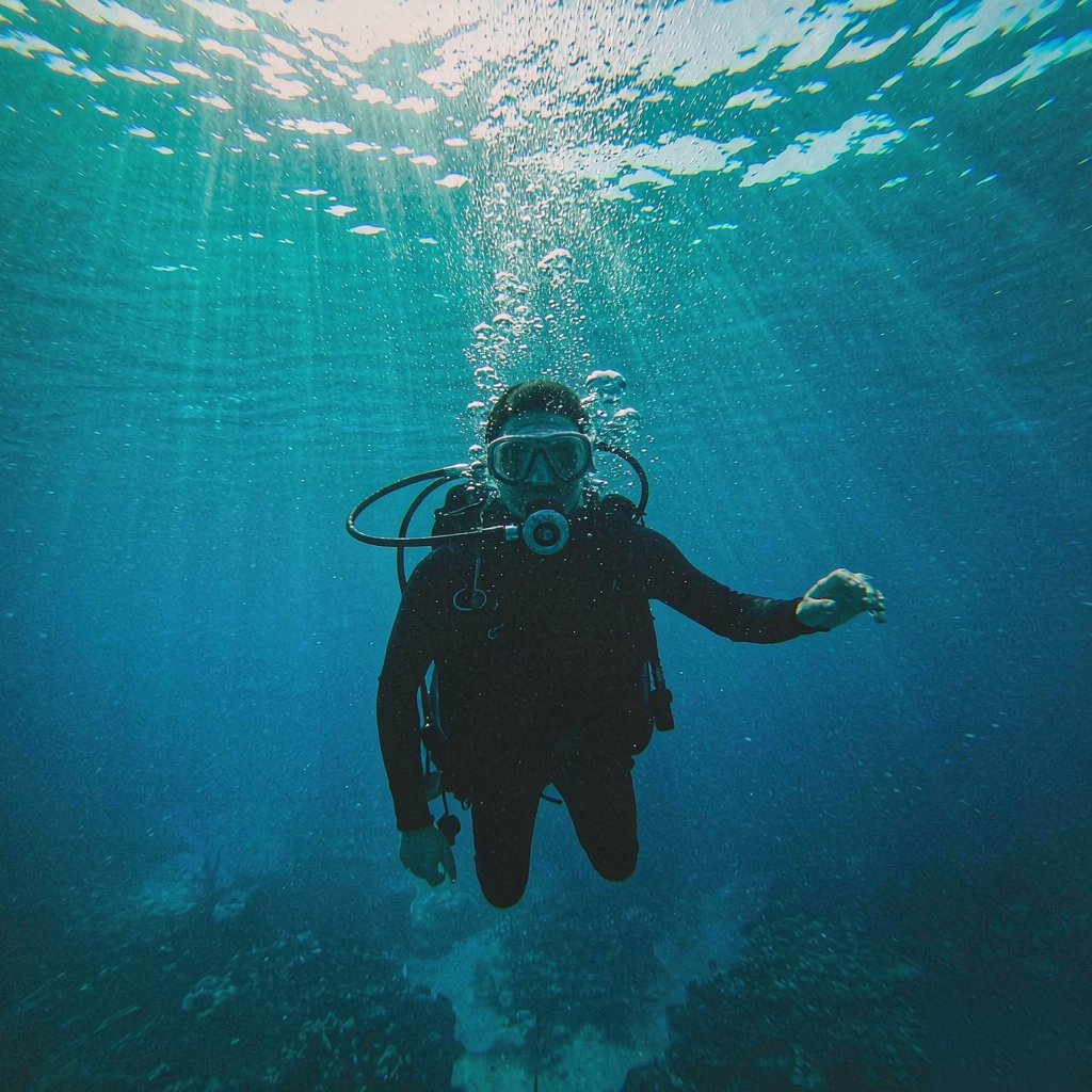 深海潜行