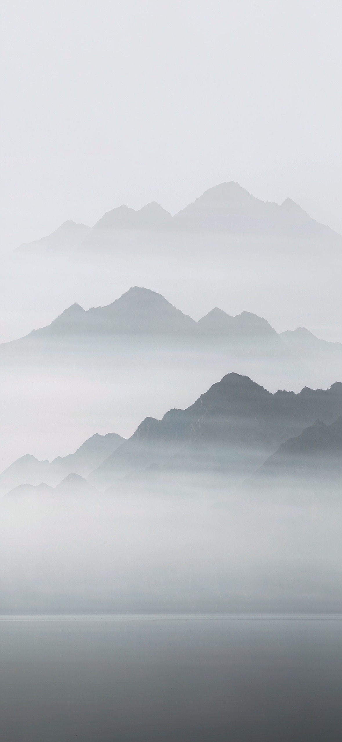 雾隐山峦 · 1179×2556 极简壁纸